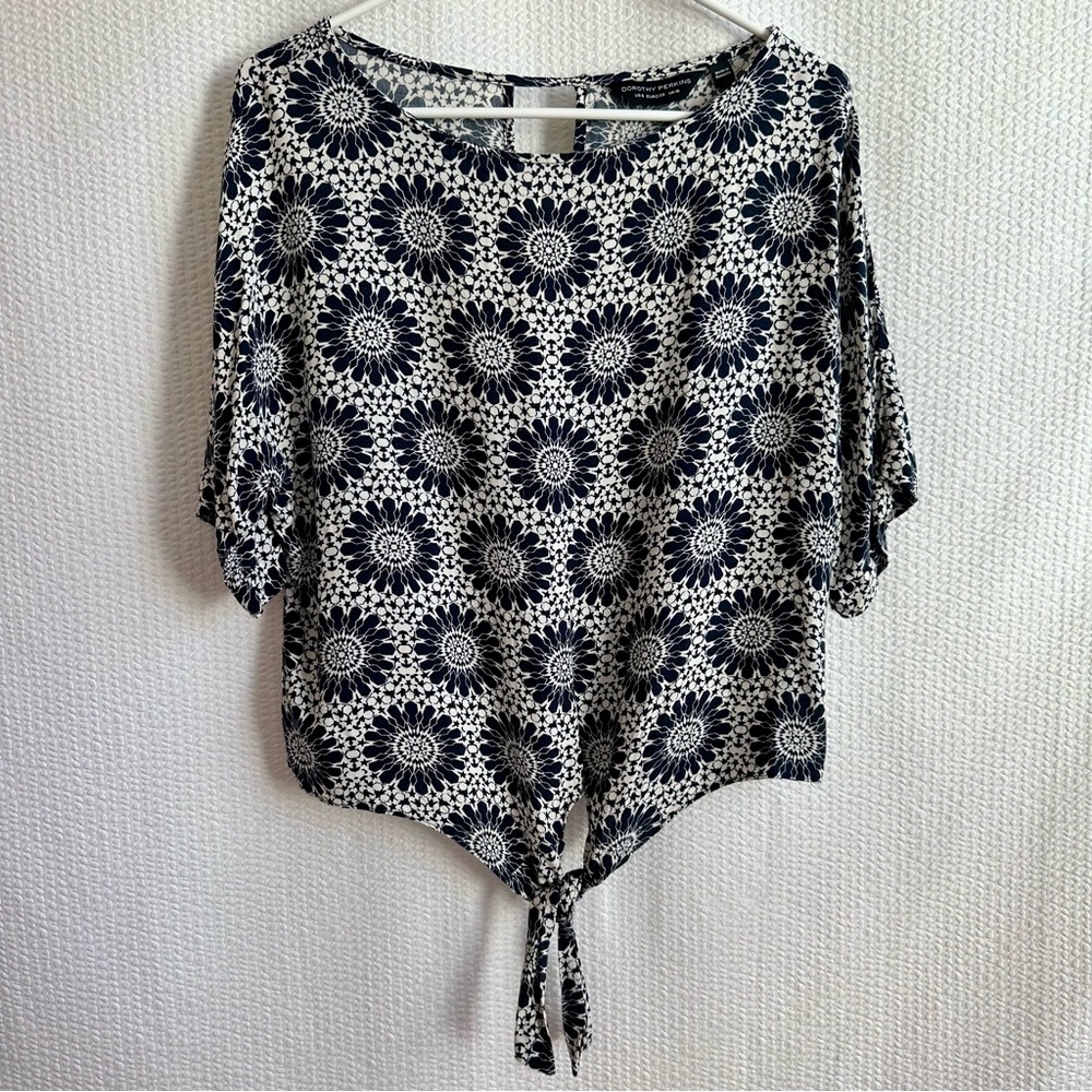 Dorothy Perkins Women’s Black White Short Sleeve Blouse Size: Medium
